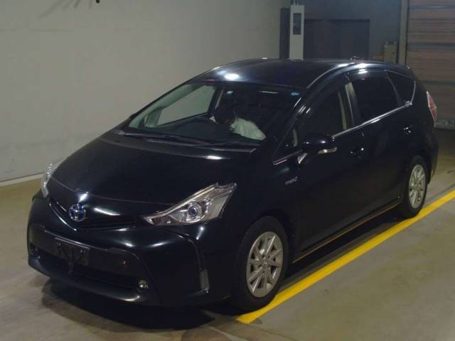 12296 TOYOTA PRIUS ALPHA ZVW41W 2015 г. (TAA Yokohama)